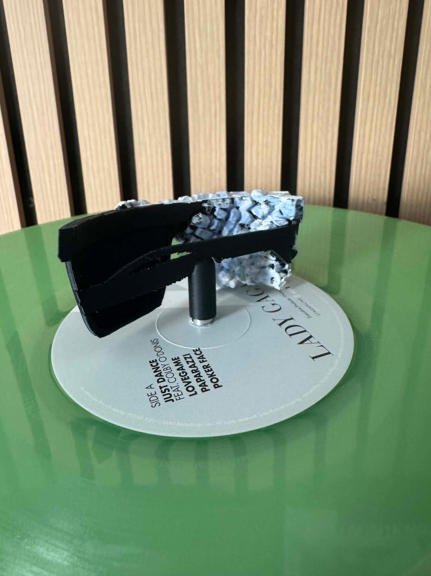 Crystal Glasses (Vinyl Charm)