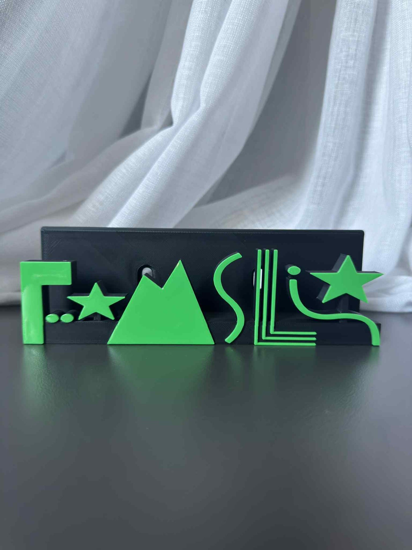 Familia - Camilla Cabello (Display Stand)