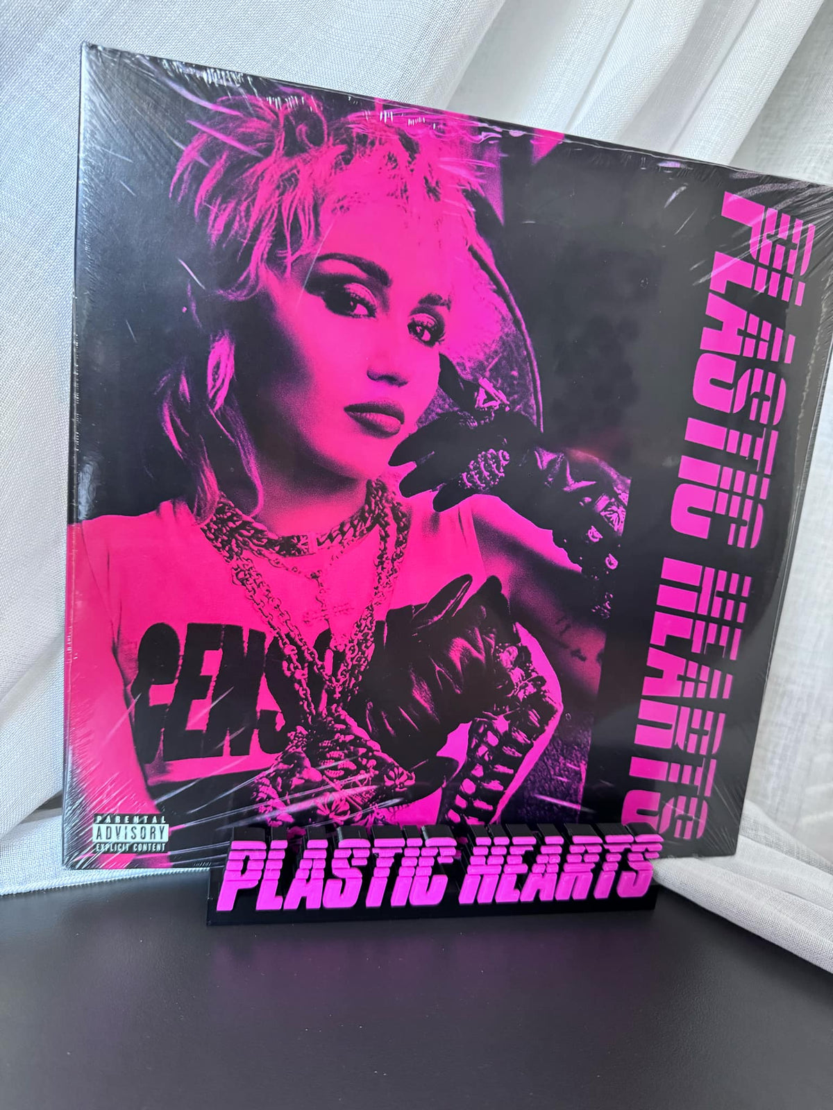 Plastic Hearts - Miley Cyrus (Display Stand)