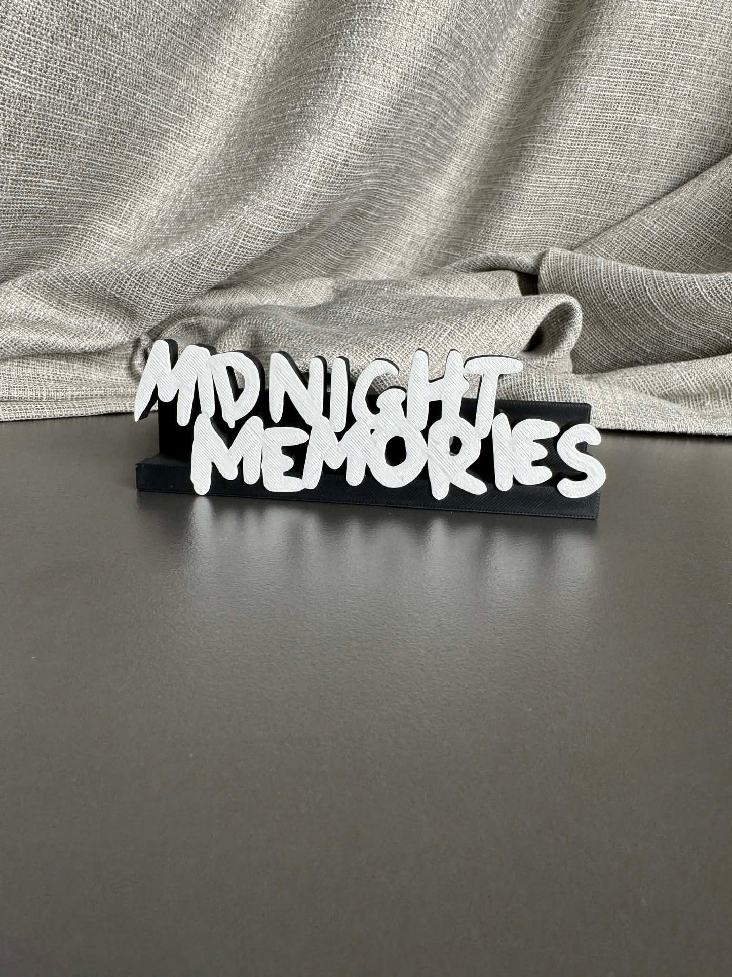 Midnight Memories - One Direction (Display Stand)