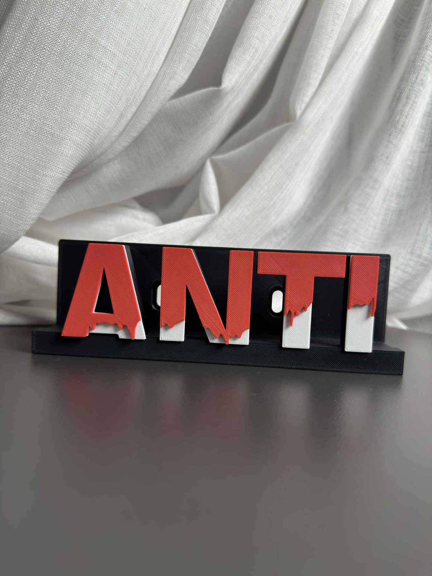 Anti - Rihanna (Display Stand)