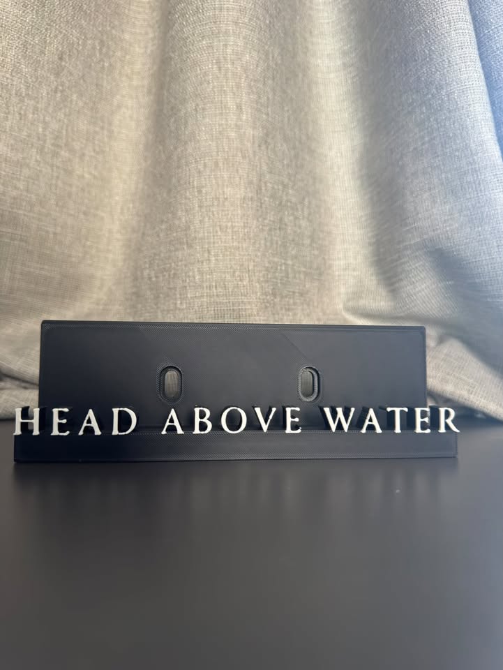 Head Above Water - Avril Lavigne (Display Stand)