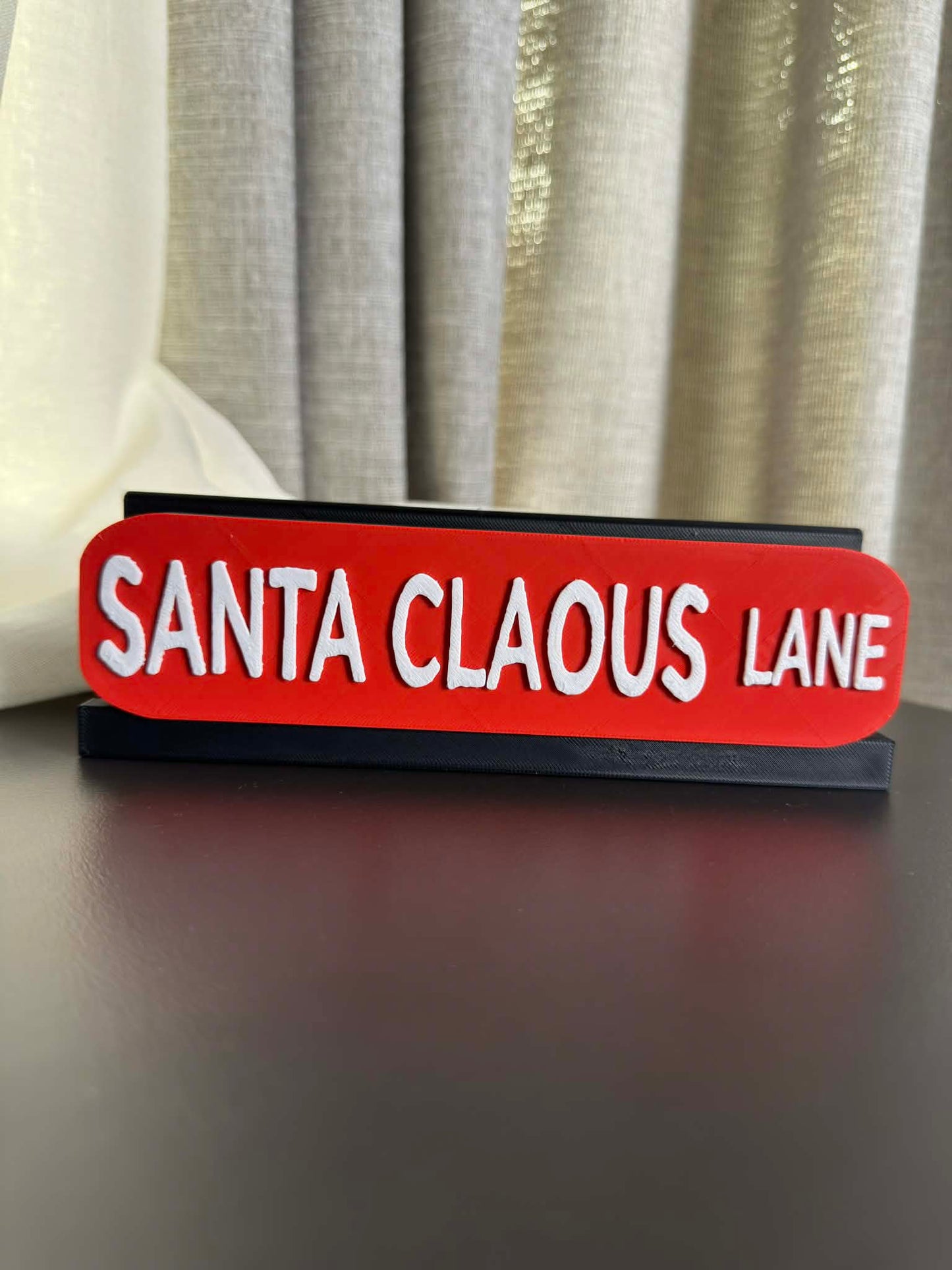 Santa Claous Lane - Hilary Duff (Display Stand)