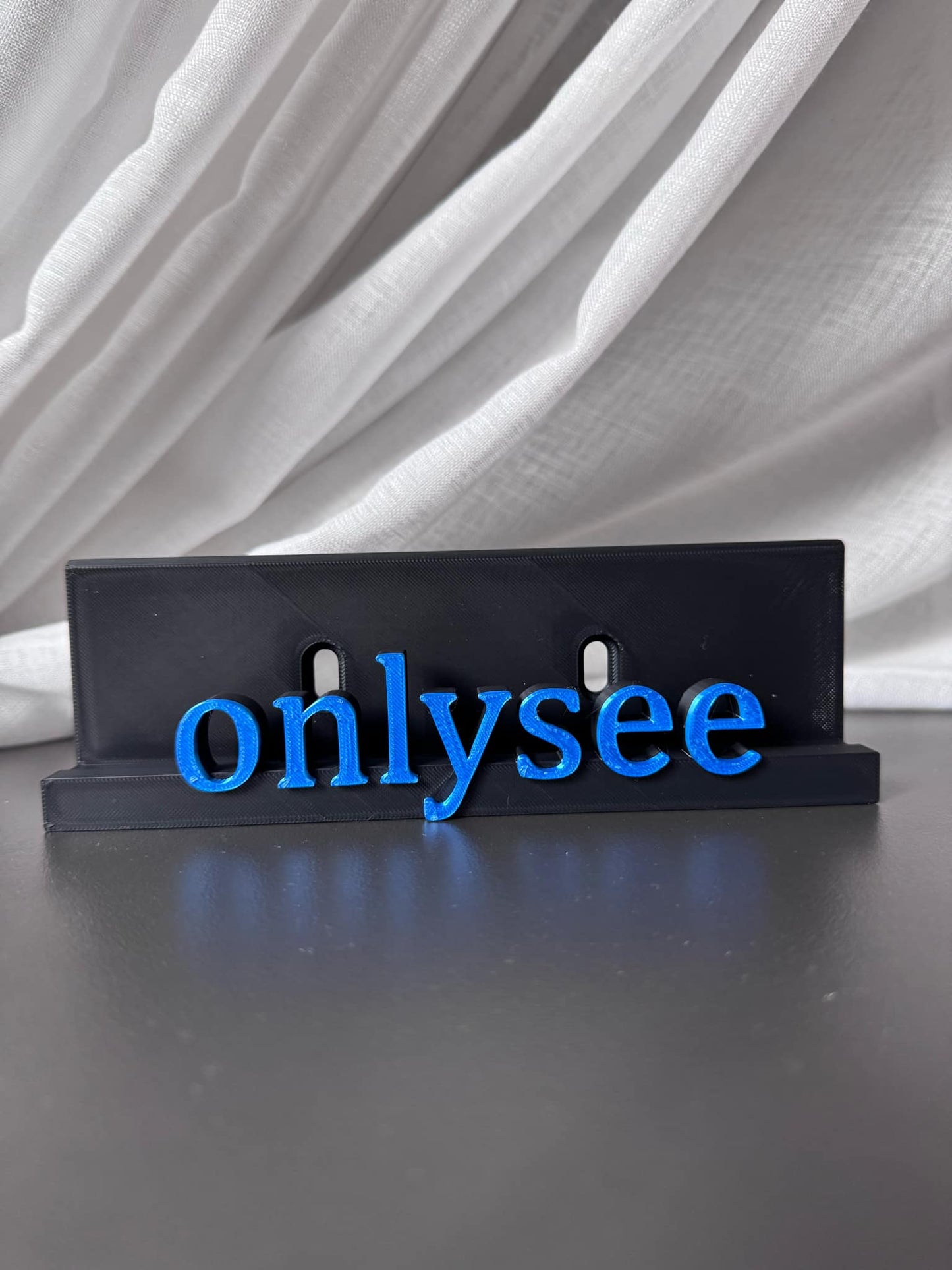 OnlySee - Sia (Display Stand)