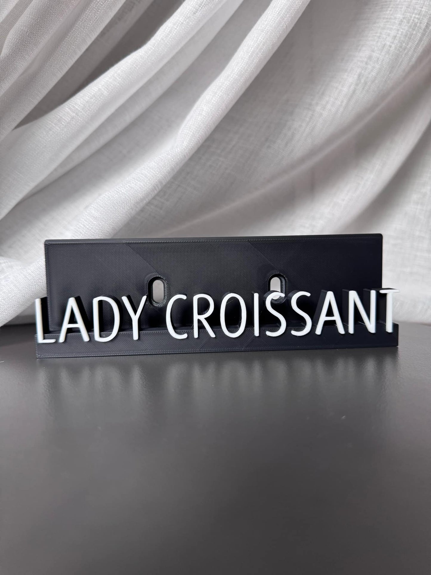 Lady Croissant - Sia (Display Stand)