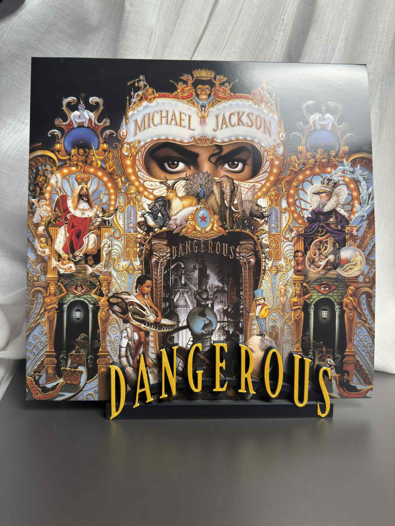 Dangerous - Michael Jackson (Display Stand) – Stand Groove