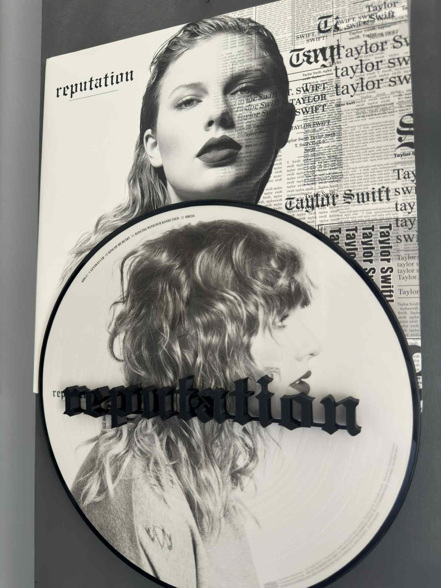 Reputation - Taylor Swift (Wall Displayer)