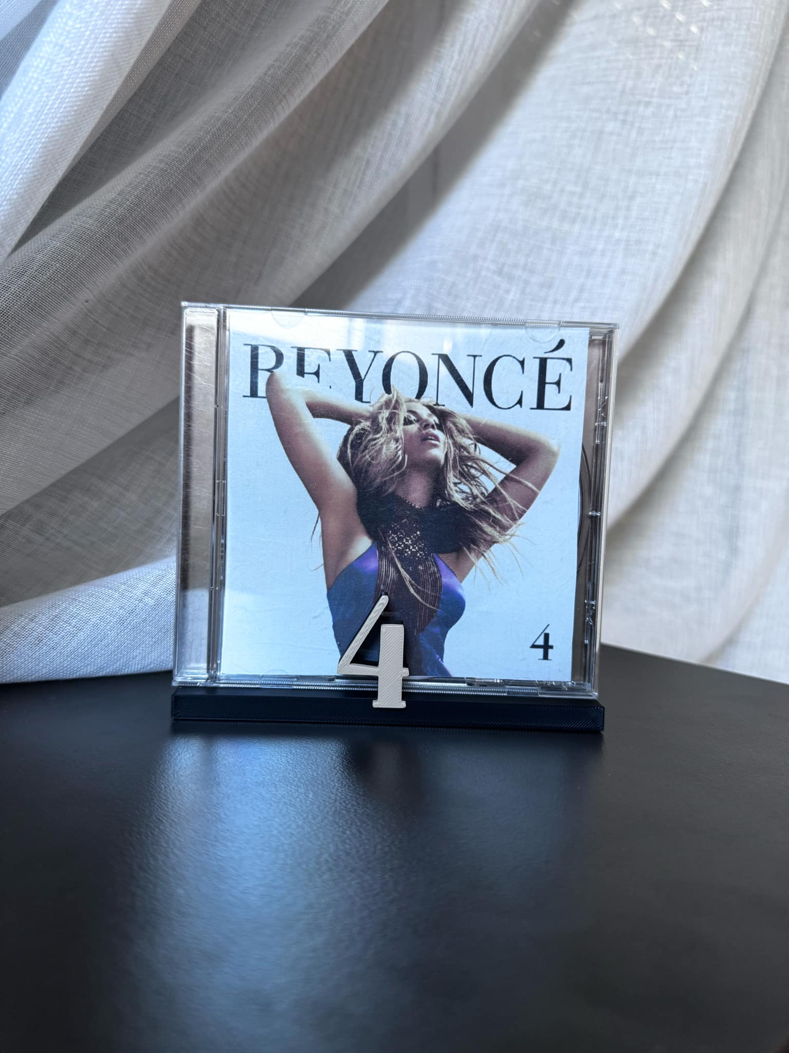4 - Beyonce (Display Stand) – Stand Groove