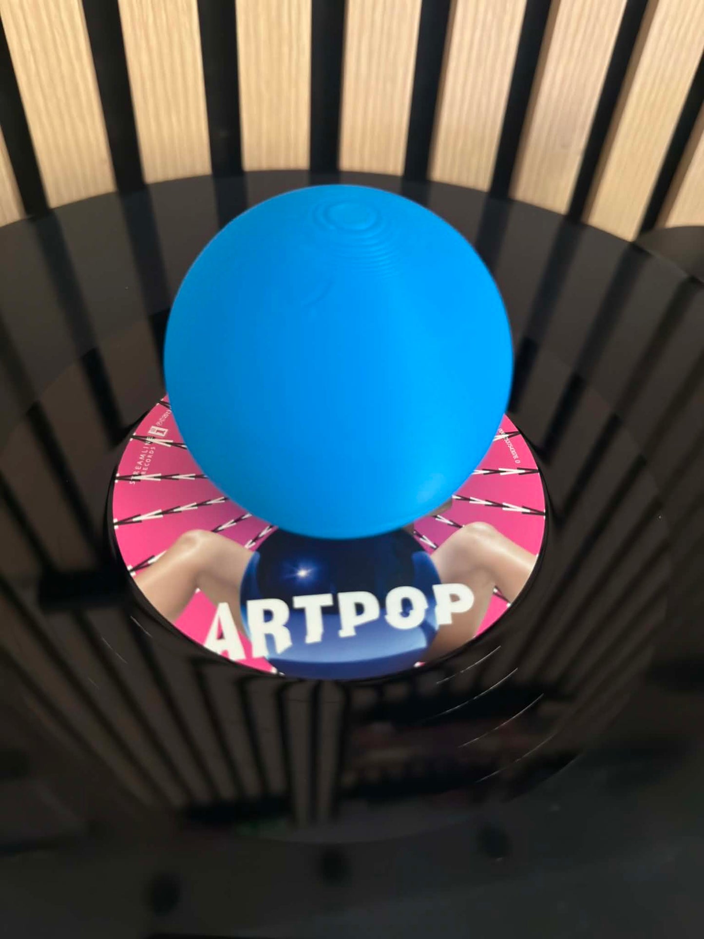 Artpop Ball (Vinyl Charm)