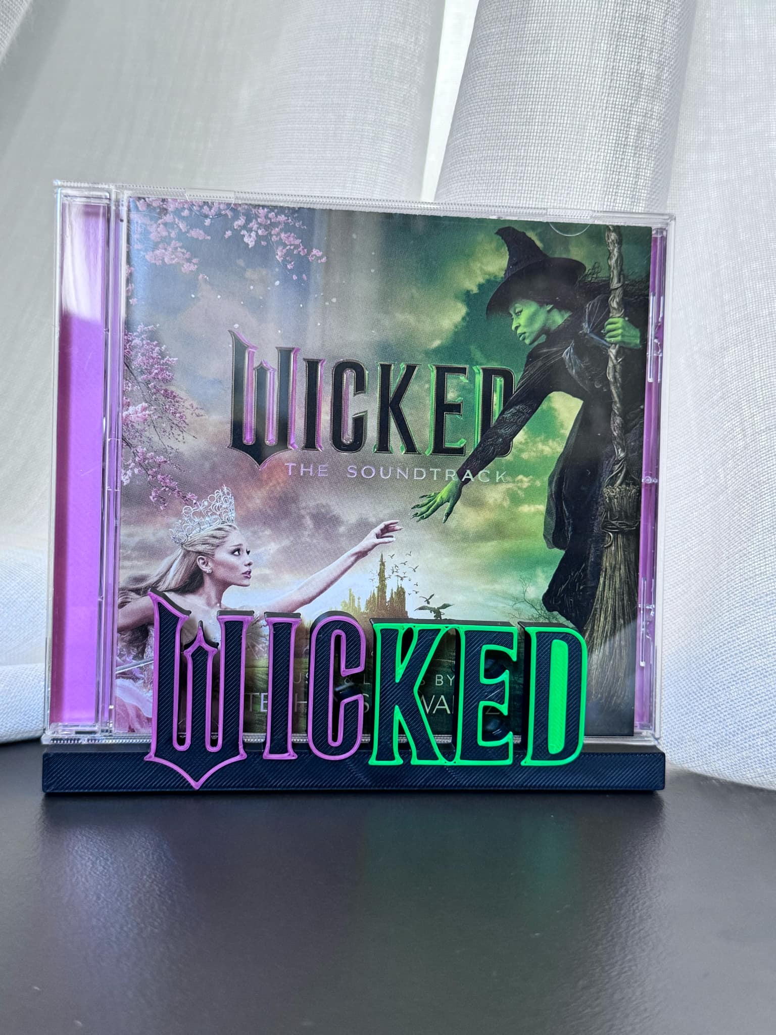Wicked - Ariana Grande (Display Stand) – Stand Groove
