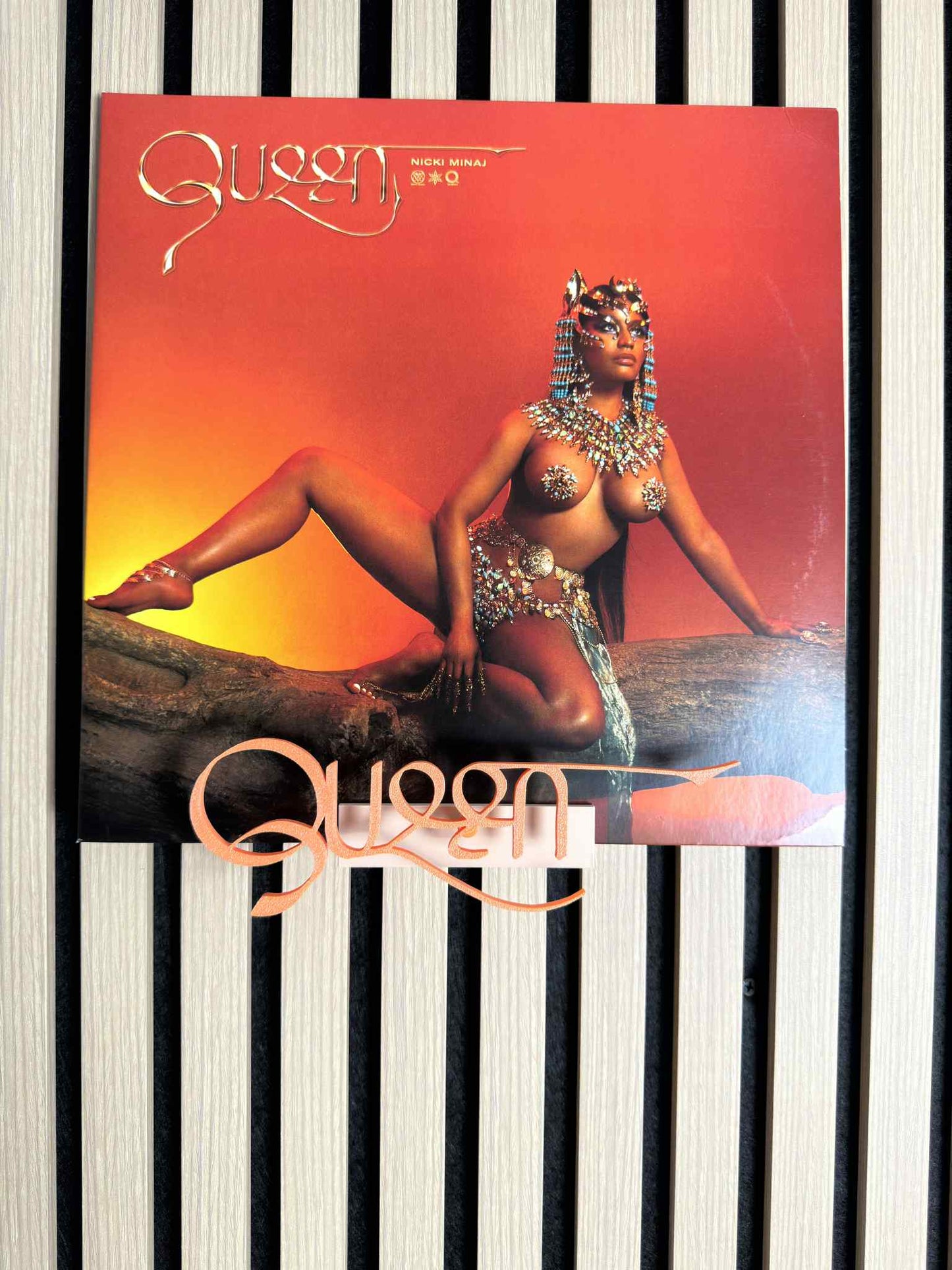 Queen - Nicki Minaj (Wall Displayer)