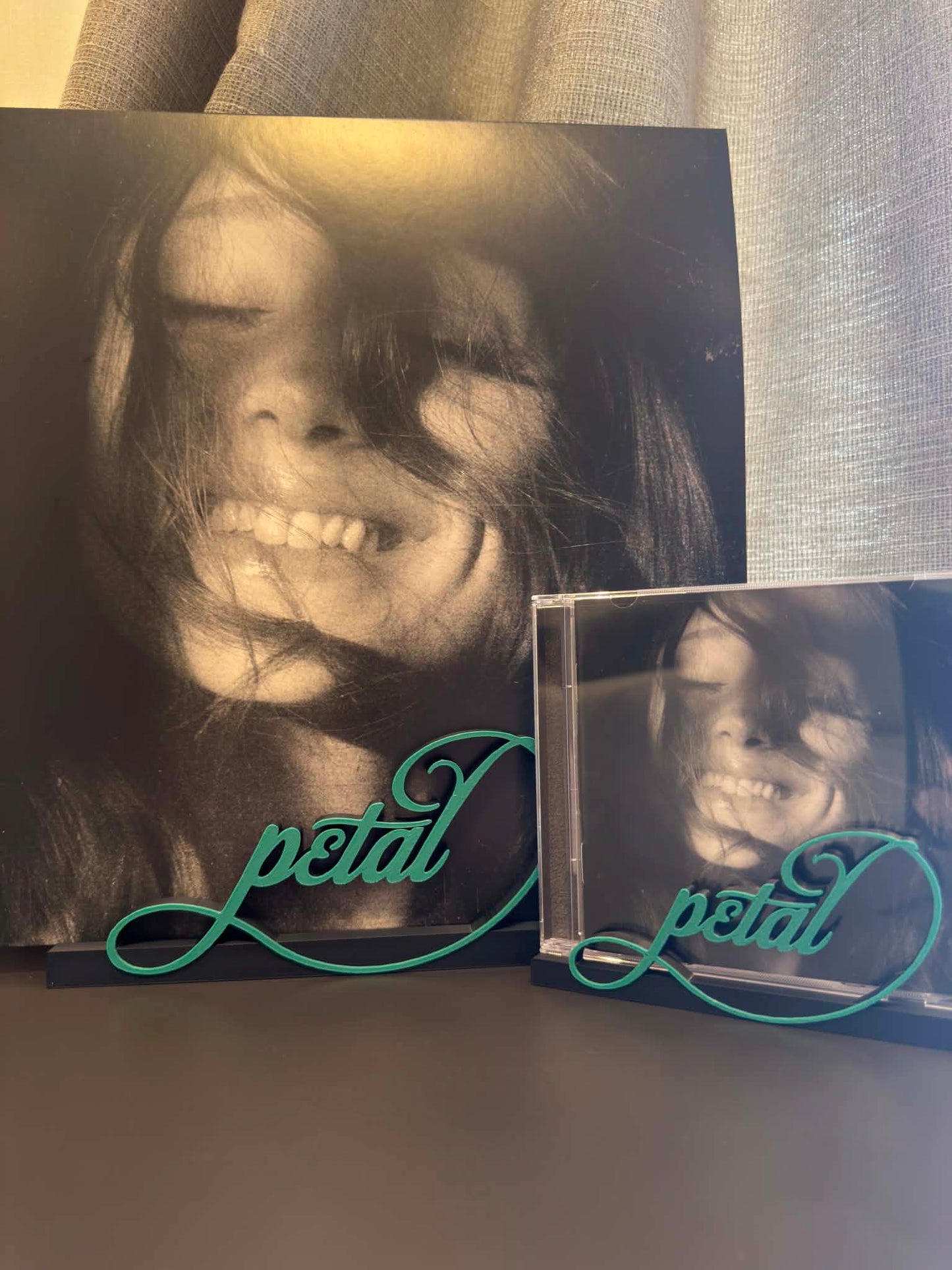 Petal - Ariana Grande (Display Stand)