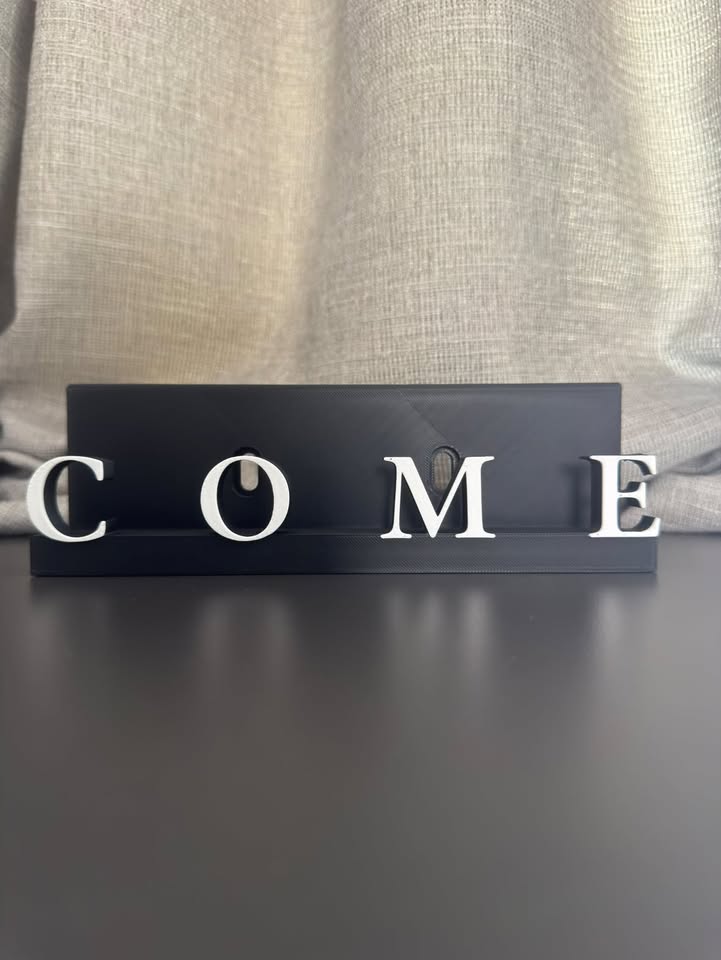 Come - Prince (Display Stand)