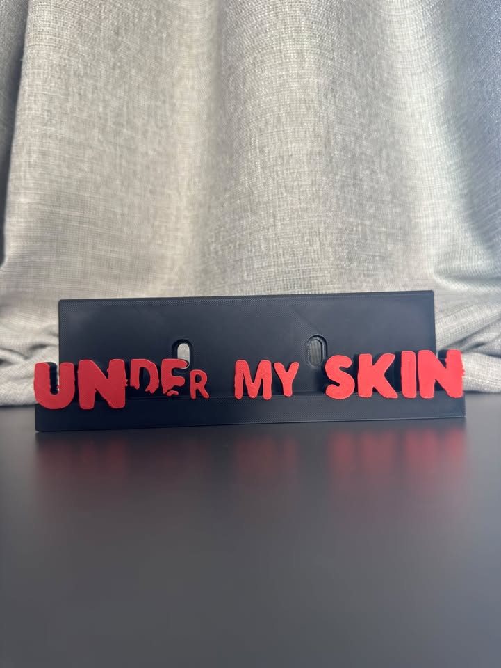 Under My Skin - Avril Lavigne (Display Stand)