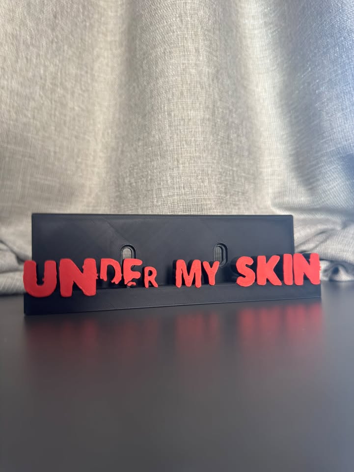 Under My Skin - Avril Lavigne (Display Stand)