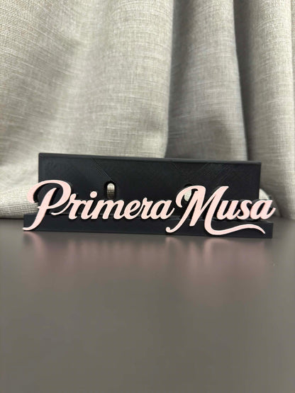 Primera Musa - Omar Courtz (Display Stand)