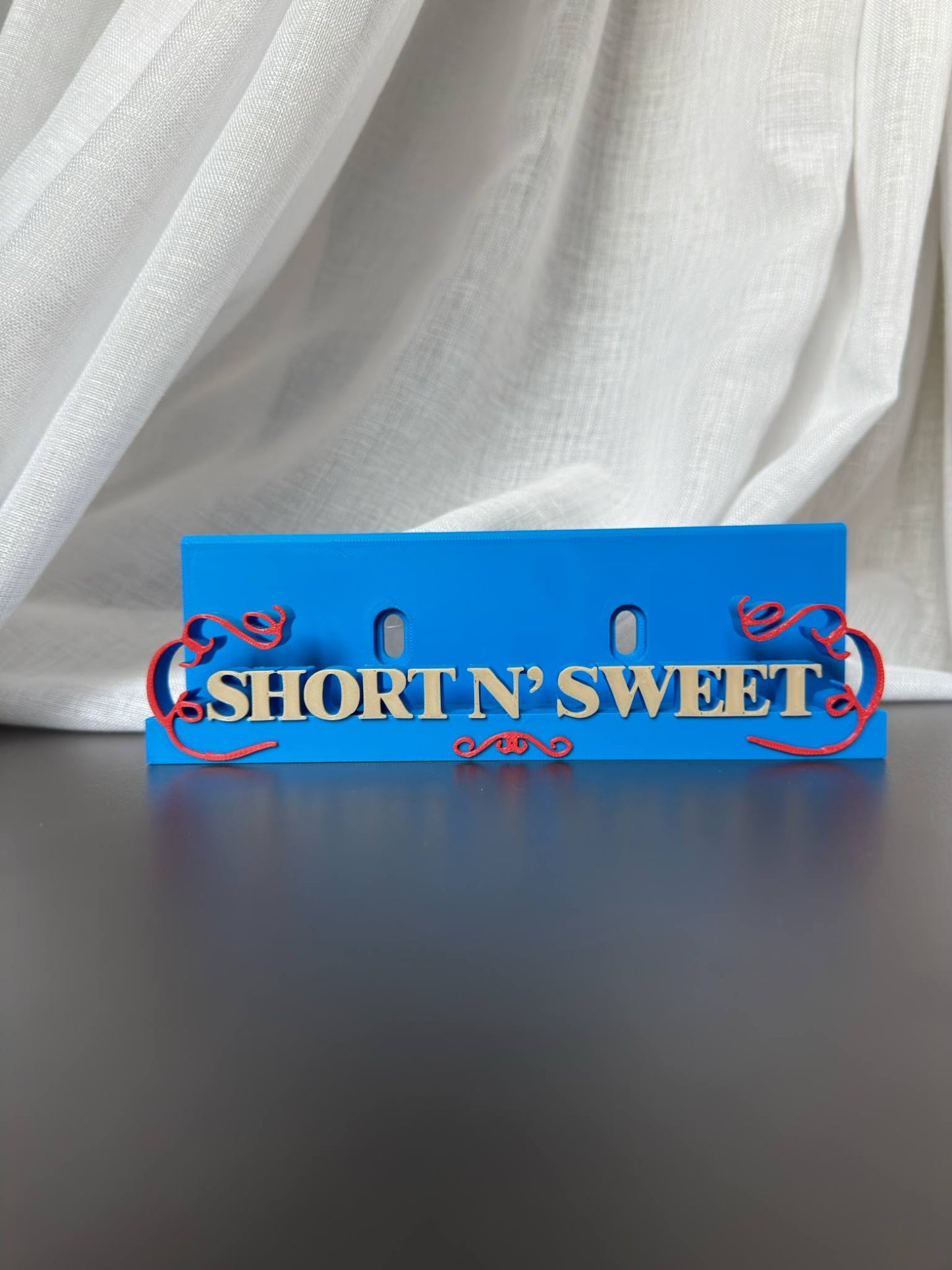 Short N' Sweet - Sabrina Carpenter (Display Stand)