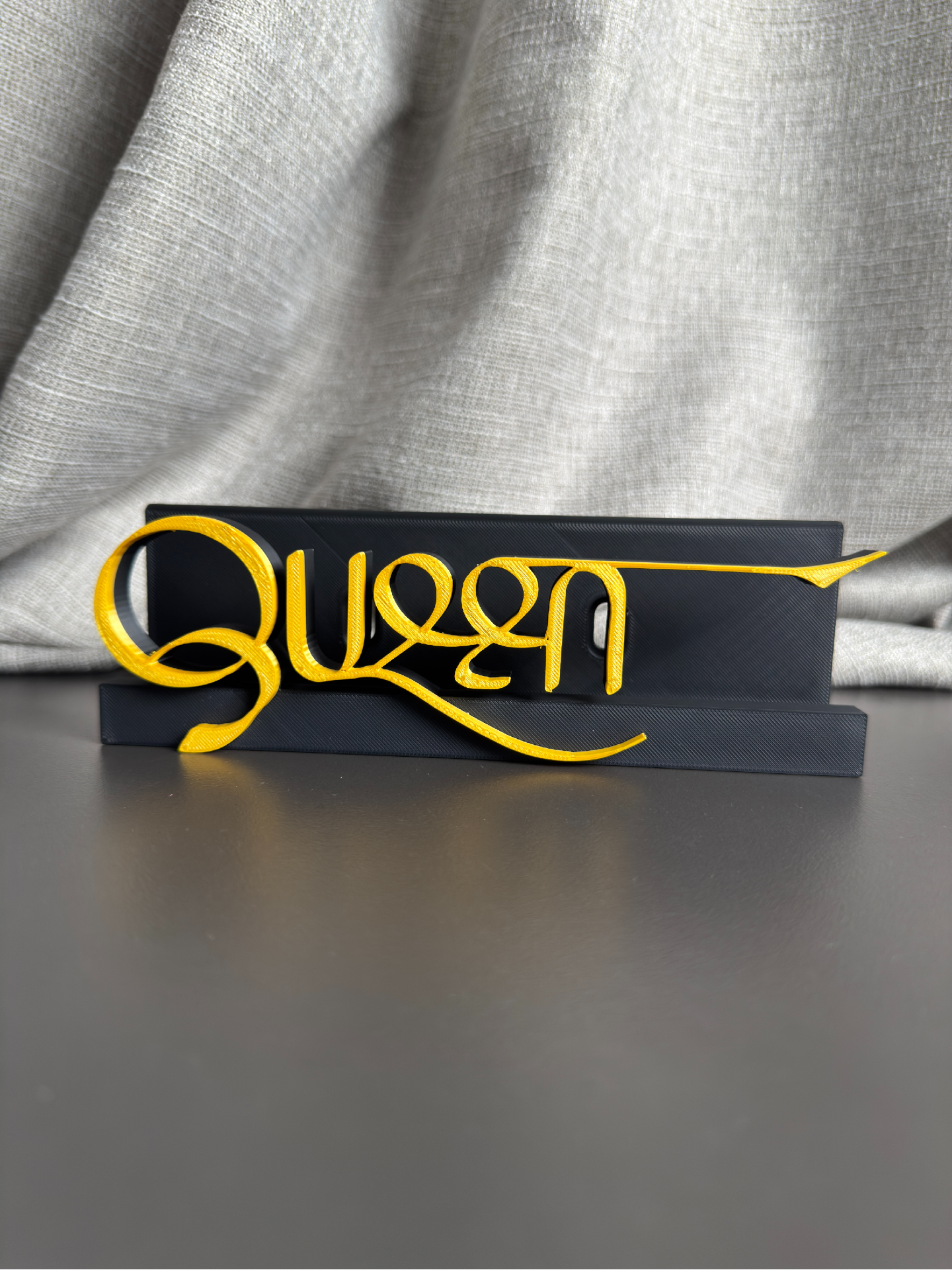 Queen - Nicki Minaj (Display Stand)