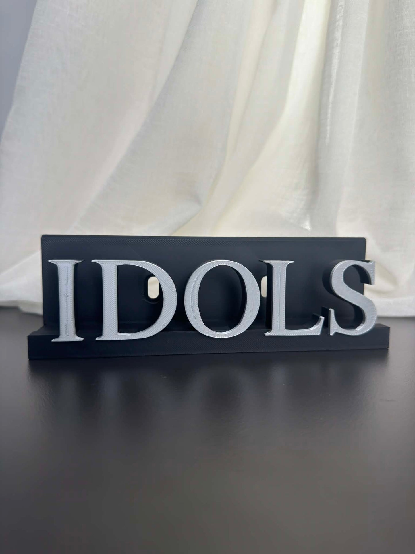 Idols - Yungblood (Display Stand)