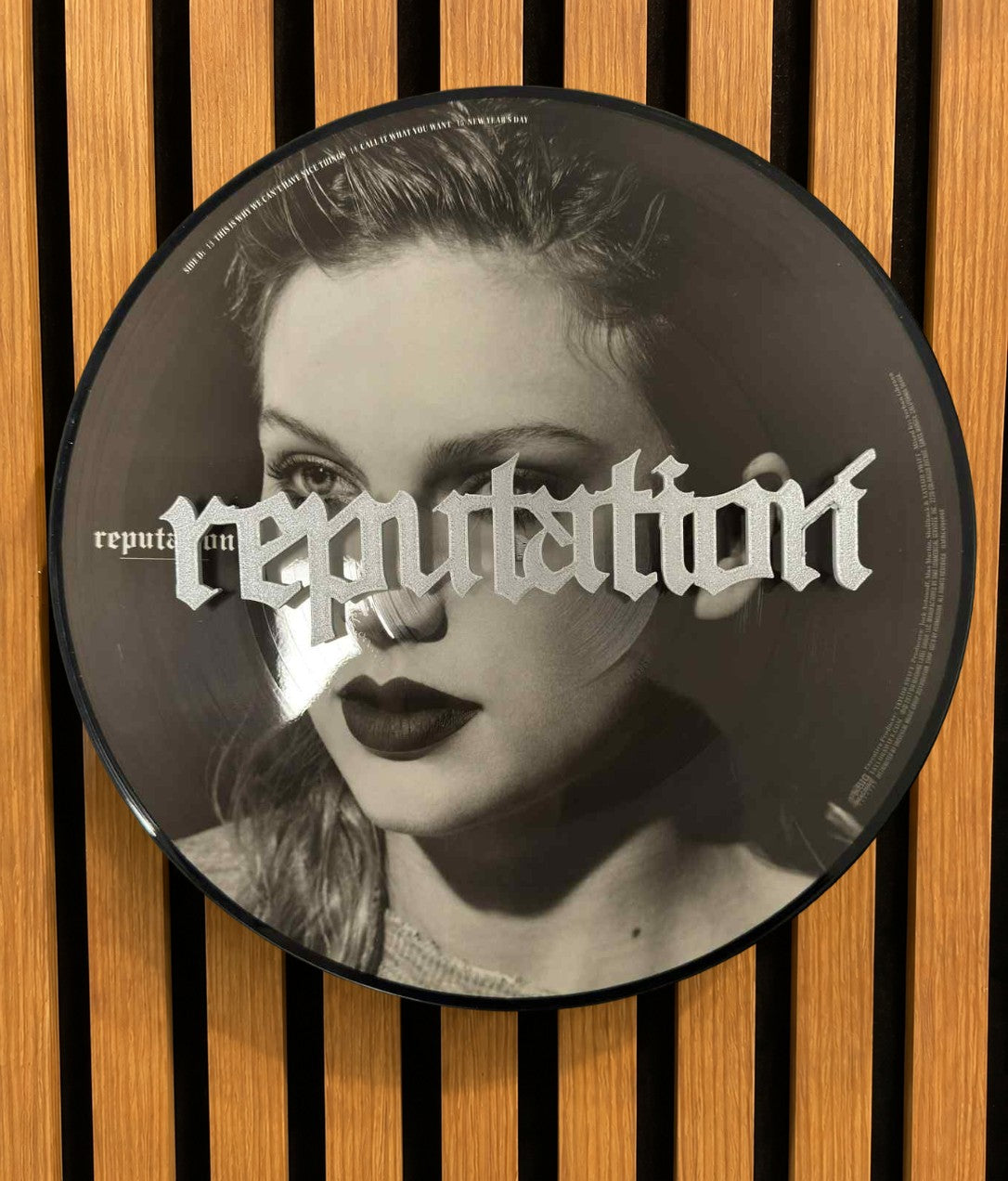 Reputation - Taylor Swift (Wall Displayer)