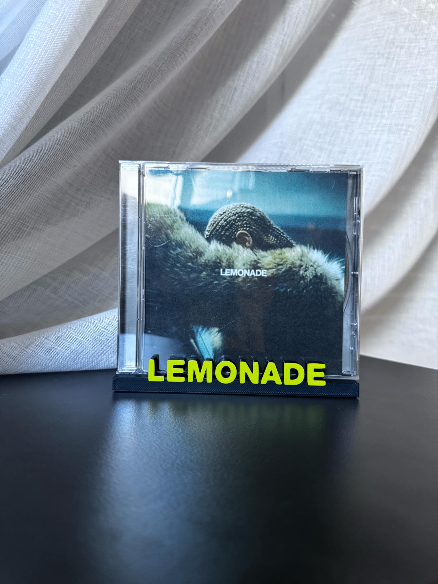 Lemonade - Beyonce (Display Stand) – Stand Groove