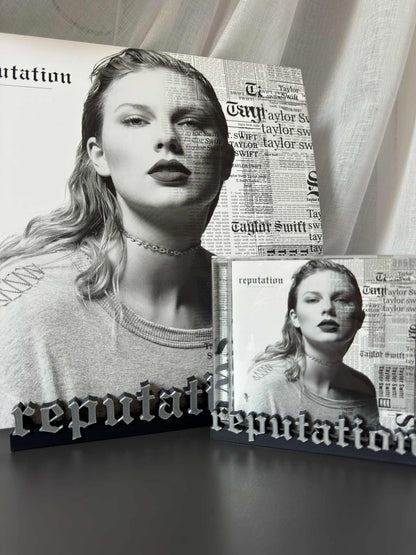 Reputation - Taylor Swift (Display Stand)