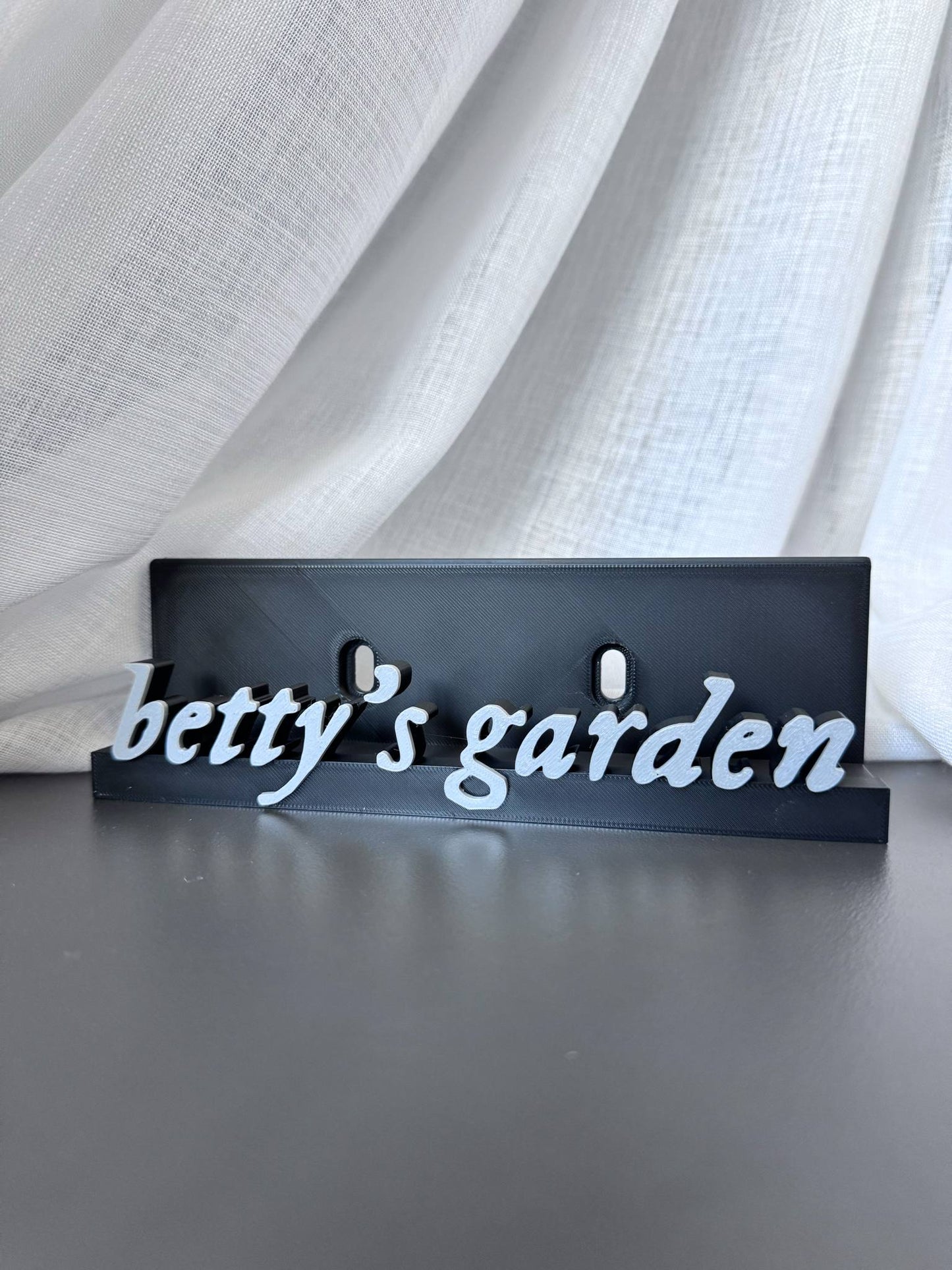 Betty's Garden - Taylor Swift (Display Stand)