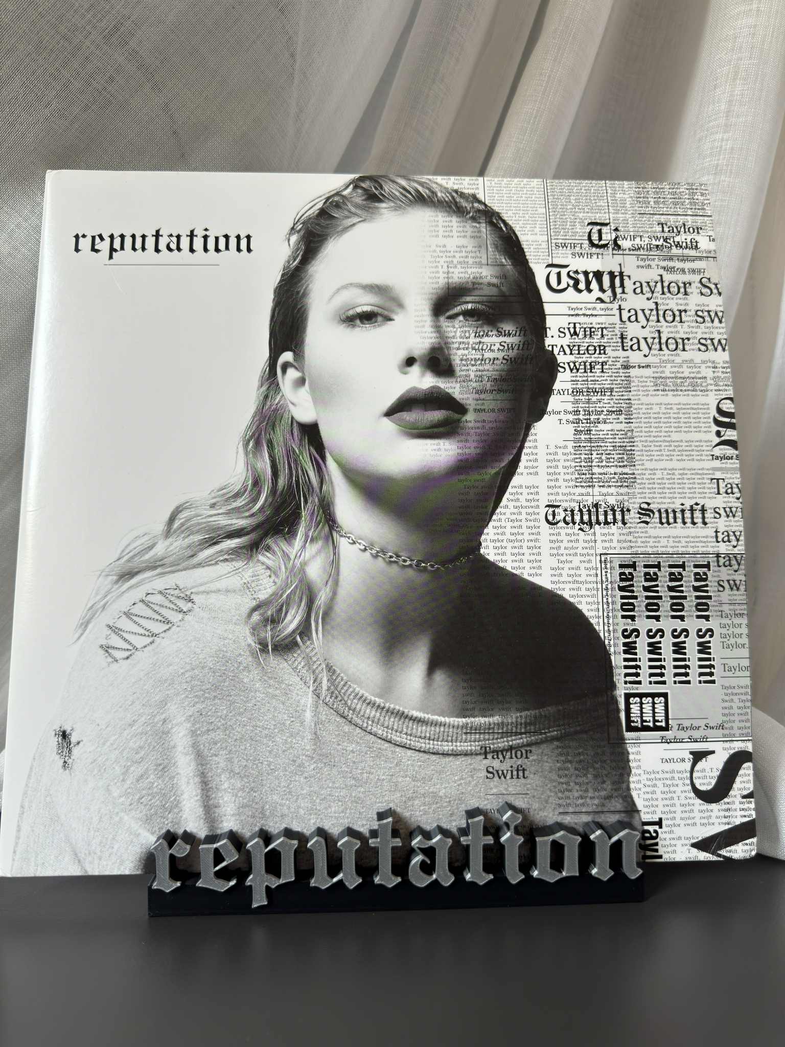 Reputation - Taylor Swift (Display Stand) – Stand Groove