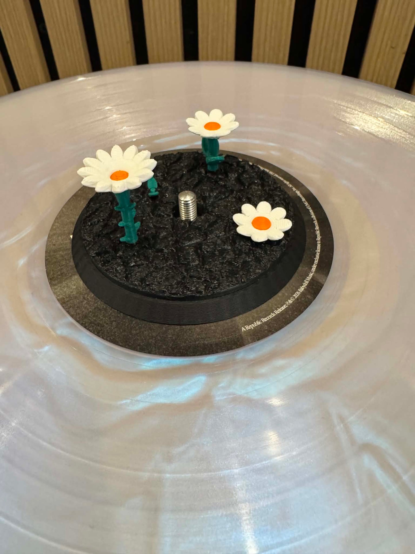 Petal In The Pavement (Vinyl Charm)