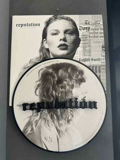 Reputation - Taylor Swift (Wall Displayer)