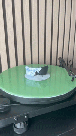 Crystal Glasses (Vinyl Charm)